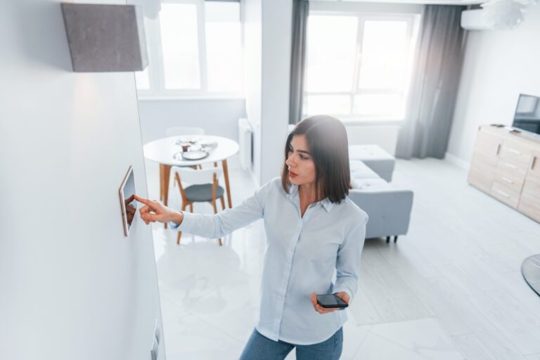 Inteligentna wentylacja w Smart Home: integracja, scenariusze i sterowanie z telefonu