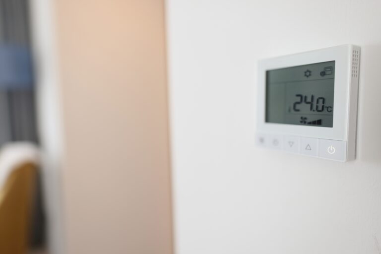 Wspólne sterowanie ogrzewaniem i wentylacją: przegląd systemów producentów